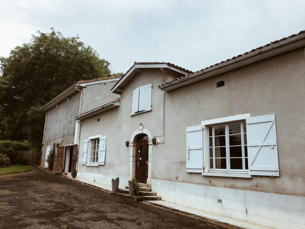 Chambres avec piscine à la campagne Ponlat-Taillebourg Esterno foto